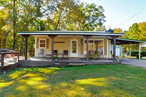 Springville House | 1 Mi to Buchanan Resort Home with Deck and Yard!