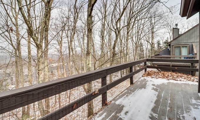 Village at Camelback House | 1 Mi to Camelback Resort: Tannersville Townhome