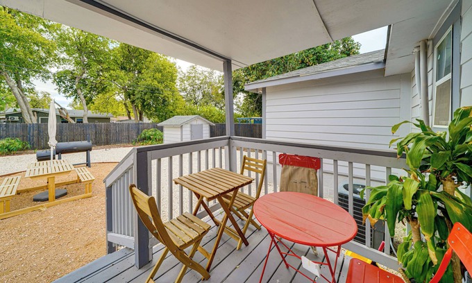 Arena District House | < 1 Mi to Frost Bank Center: Home w/Deck + Grill!