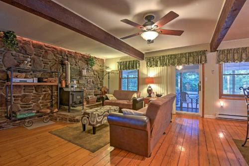 Greentown House | 1 Mi to Lake Wallenpaupack Pocono Mountain Home!
