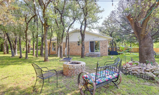 Morgan House | 1 Mi to Lake Whitney: Morgan Home w/Deck!