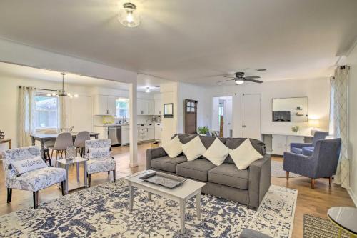 Brenham House | 1 Mi to Main St Brenham Retreat with Game Room