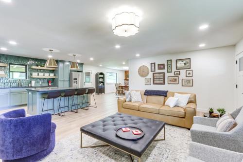 Fayetteville House | 1 Mi to University of Arkansas Home with Large Yard
