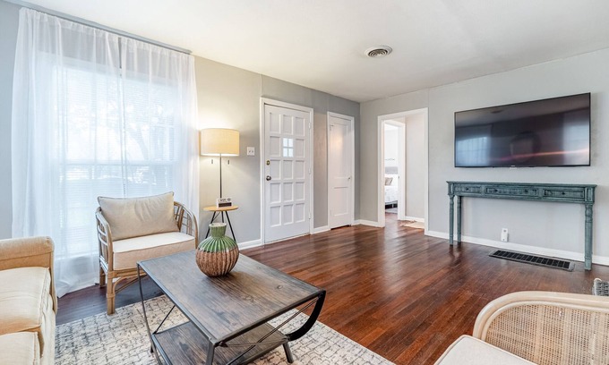 Original Town House | 1 mile from downtown Carrollton - Quiet Neighborhood