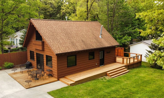 Mears House | 1 mile from dunes entrance