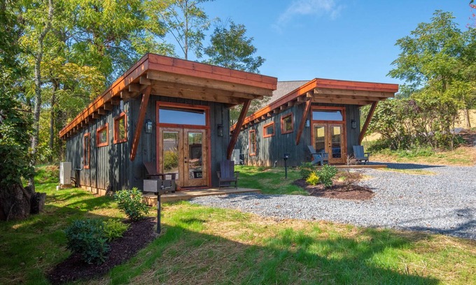 West Jefferson Cabin | 1 Mile to Downtown West Jefferson! Camping Cabin #3