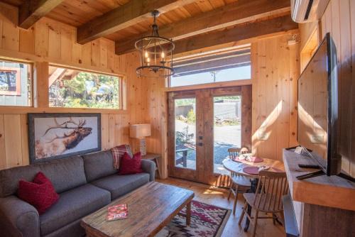 West Jefferson House | 1 Mile to Downtown West Jefferson! Camping Cabin #3