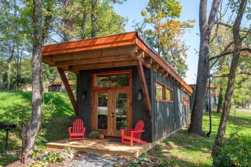 West Jefferson House | 1 Mile to Downtown West Jefferson Camping Cabin #1
