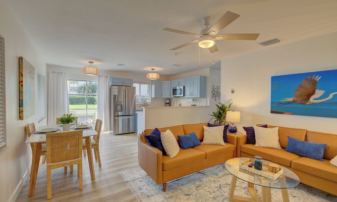 Dunedin Condo | 1 Mile To Honeymoon Island Beach Gear Included Free Pass To Honeymoon Fast Wi-fi