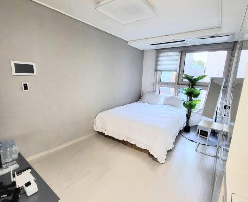 Seocho-dong Apartment | 1 min to Sinnonhyeon Cute and Cozy House# Netflix