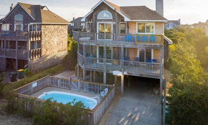 Currituck County House | 1 Min Walk to Beach, Private Pool, Family Friendly