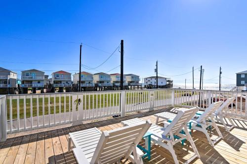 Surfside Beach House | 1 Min Walk to Beach A Surfside Beach Favorite!