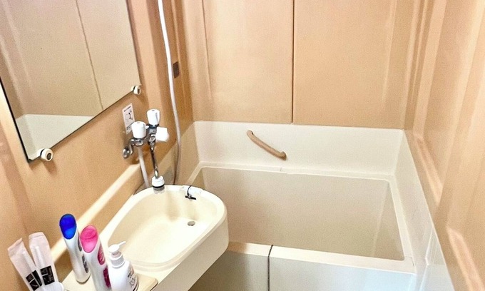 Hyakunincho Apartment | 1 room apartment with 3beds.4 minutes walk from Okubo Sta.,2 mins to JR Shinjuku