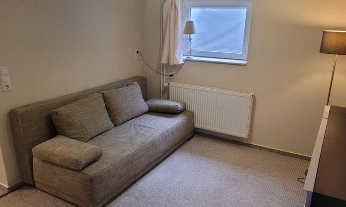 Garßen Apartment | 1 room with shower and toilet