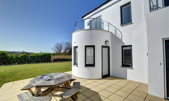 Constantine Bay Apartment | 1 Seaspell Apartment