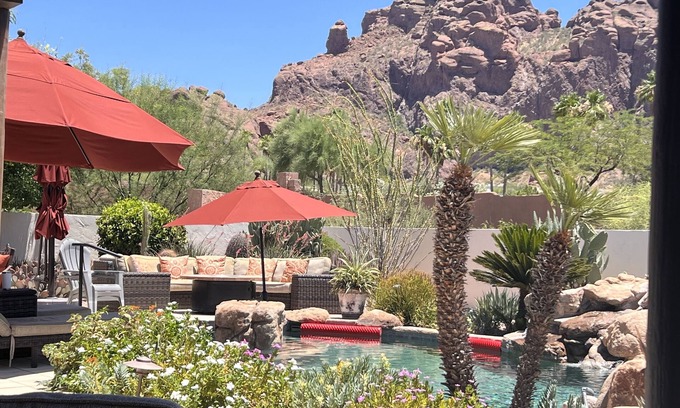 Camelhead Estates House | 10/10 Rated - 100+ Reviews. Heated Pool/Hot Tub. Pickleball Nearby. Home Office