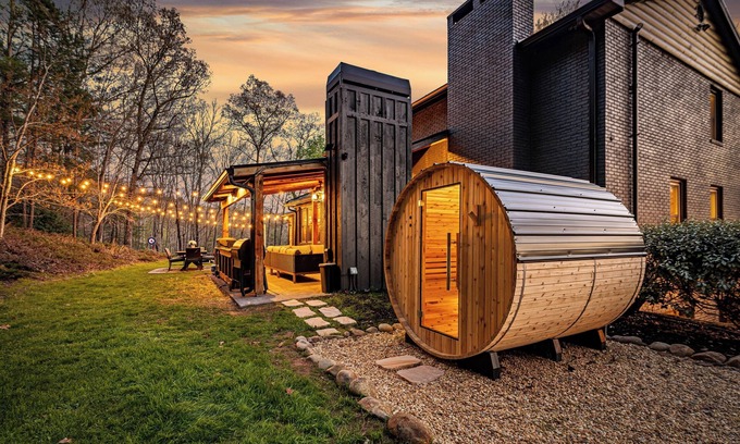 Morganton Cabin | 10 Acres, Sleeps 12 + Hot Tub + Sauna + Stocked Fishing Pond + Kayaks & More