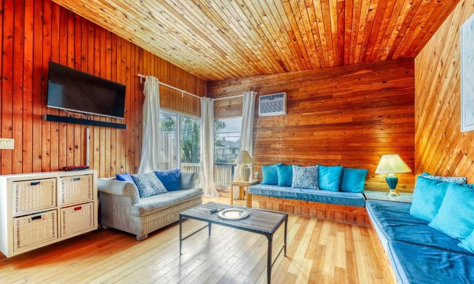 Ocean Bay Park House | 10 Cayuga