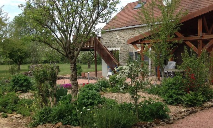 Vendenesse-les-Charolles House | 100 m² House ∙ 2 bedrooms ∙ 4 guests