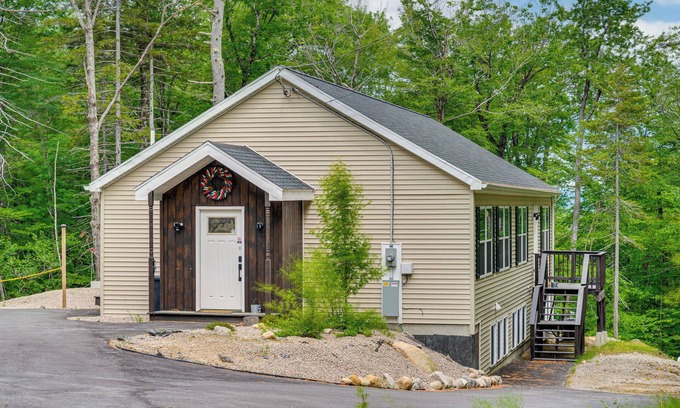 Conway House | 10 Mi to Echo Lake: Wooded Escape w/Grill!