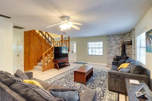 Summerfield House | 10 Mi to Lake Sumter Home with Deck in Summerfield