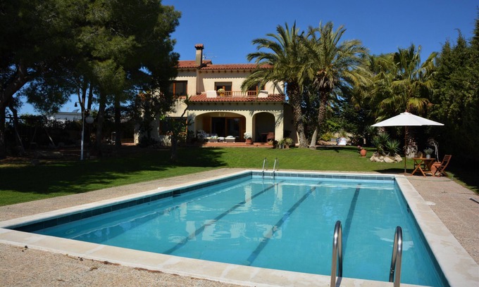Passeig Maritim Villa | 10 min./car from Sitges. Villa Colibri. 12 minutes walk from Beaches/Center