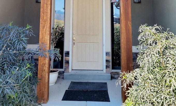Park City House | 10 min from Park City! Spacious private mountain retreat with a starry night sky