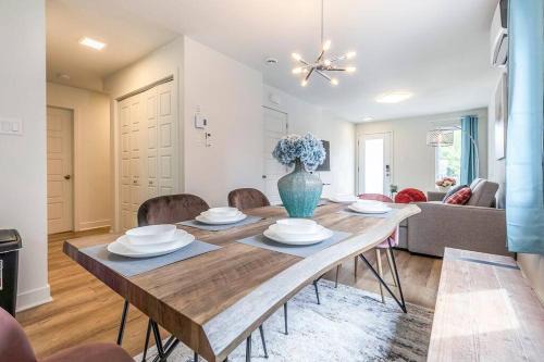 Longueuil Apartment | 10-Min La Ronde Ride! Cozy 3-BR Apt with Free Parking