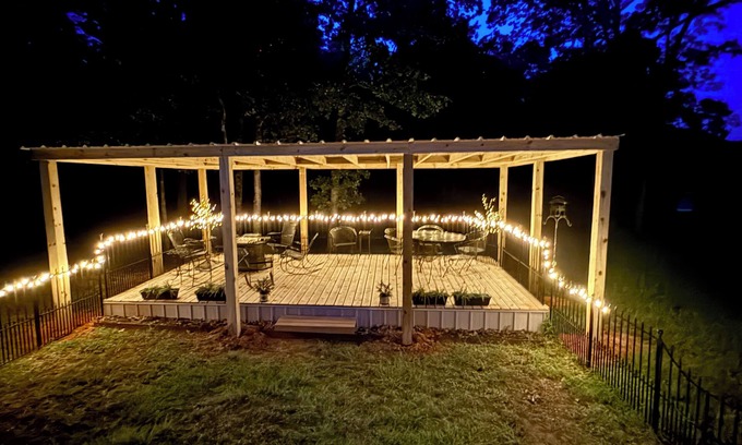 Grand Saline House | 💐10 min to Trade Days, Pets, Deck, 6 separate beds, 🌲