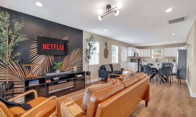 Mount Mourne House | 10 Min Walk to DT Davidson|Game Room|Firepit|Pets