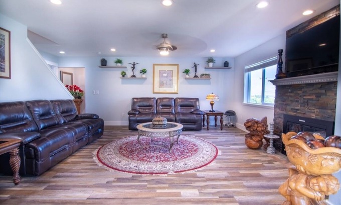 Camas House | 10 Mins from Downtown Camas