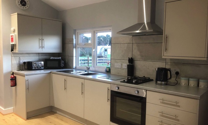 Bury St Edmunds Cabin | 10 Mins to Bury St Edmunds, Lovely Adults-only Lodge on Kings Forest, West Stow