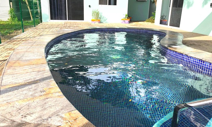 Samara House | 10-minute walk to the Sand & Surf - Private Home