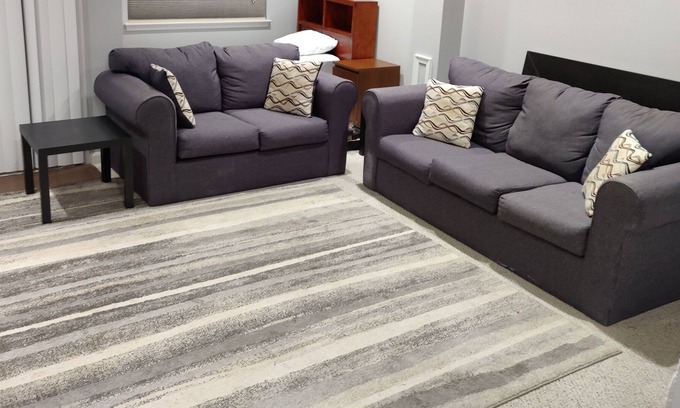 Sterling House | 10 minutes from Airport and Dulles Town Center.