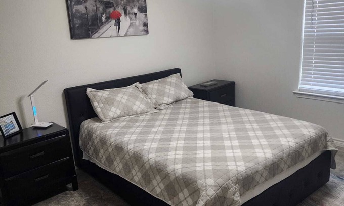 Killeen House | 10 Minutes from Fort Cavasos. WiFi, Netflix, Prime, Quit Subdivision