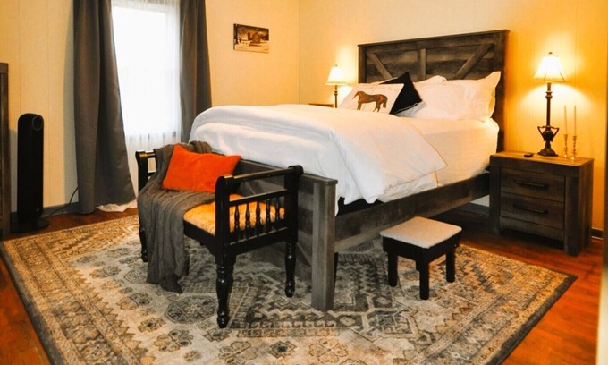 Stanton Other | 10 Minutes from Hiking & Natural Bridge State Park