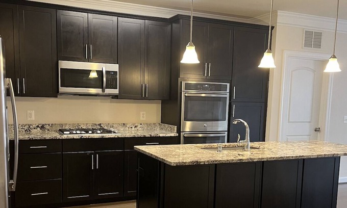 Oak Hill Apartment | 10 minutes to the IAD airport! Family sized condo with elevator & deck