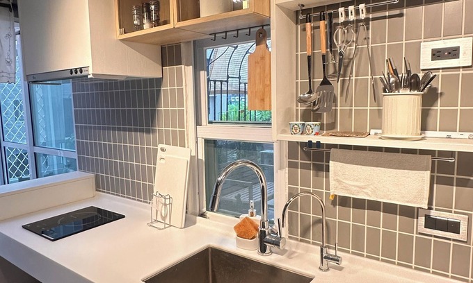 Wuqi District Apartment | 10 minutes to the Mitsui Shopping Park , 50 minutes to city center by Bus