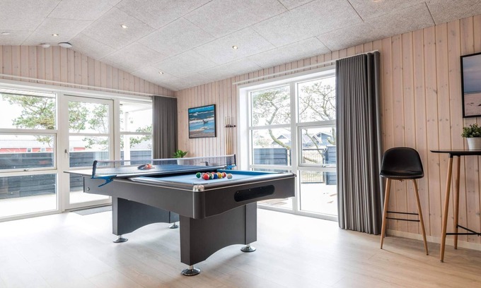 Bjerregard Strand House | 10 person holiday home in Hvide Sande