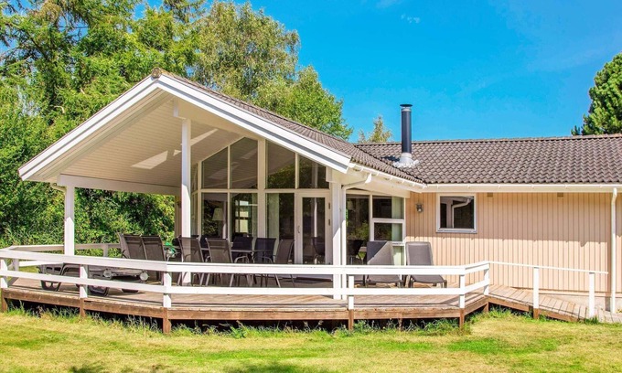 Bøtø By House | 10 person holiday home in Væggerløse-By Traum