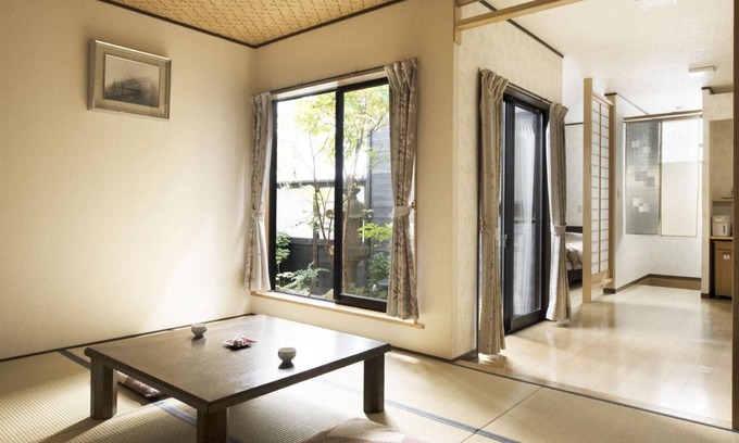 Yufuin Onsen Hotel | 100 freeflowing hot spring with openair bath /Yufu Ōita