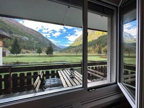 Taesch Apartment | 100 m² Apartment ∙ 2 bedrooms ∙ 6 guests