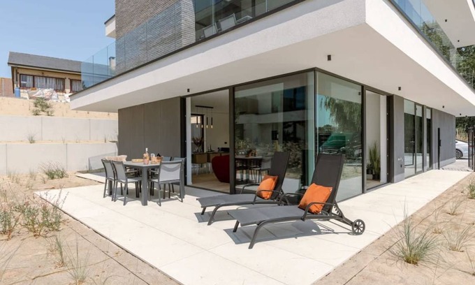 Koksijde Apartment | 100 m² Apartment ∙ 2 bedrooms ∙ 6 guests
