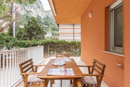 Addaura Apartment | 100 m² Apartment ∙ 2 bedrooms ∙ 5 guests