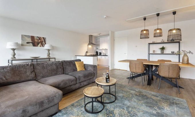 Merenwijk Apartment | 100 m² Apartment ∙ 2 bedrooms ∙ 4 guests