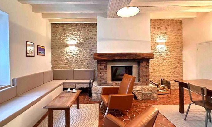 Chateau-Landon Apartment | 100 m² Apartment ∙ 3 bedrooms ∙ 6 guests