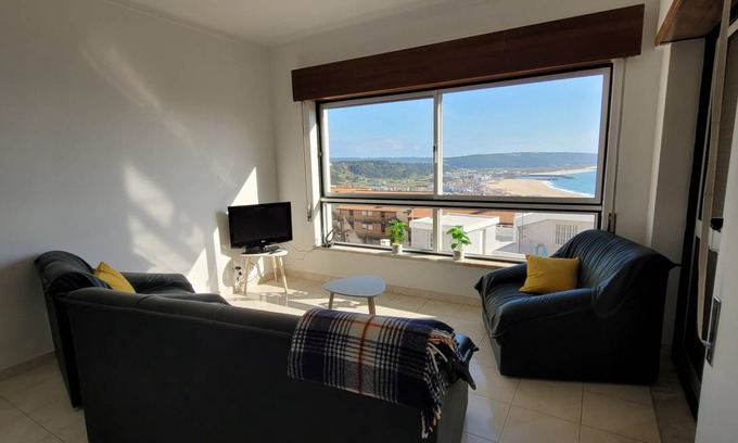 Nazare Apartment | 100 m² Apartment ∙ 3 bedrooms ∙ 6 guests