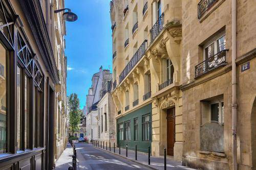 Quartier de la Monnaie Apartment | 100 m² Apartment ∙ 3 bedrooms ∙ 11 guests