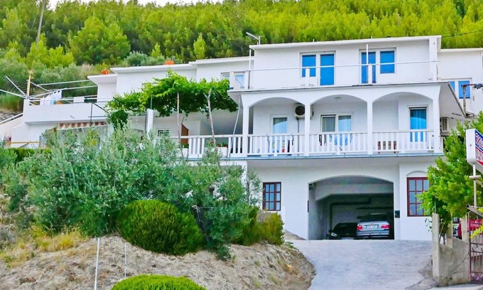 Stanici Apartment | 100 m² Apartment ∙ 3 bedrooms ∙ 9 guests