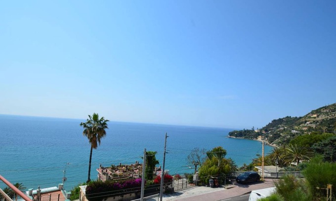 Bordighera Apartment | 100 m² Apartment ∙ 3 bedrooms ∙ 5 guests